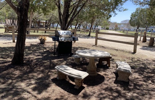 Ingram House | Casa Cabin A, 1BR/1BA, Sleeps 4, Porch, Grill, Firepit