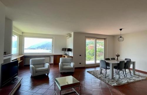 Costa Volpino House | Casa CAPONETTI