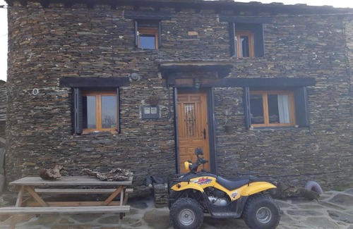 Campillo de Ranas House | Casa CARMA