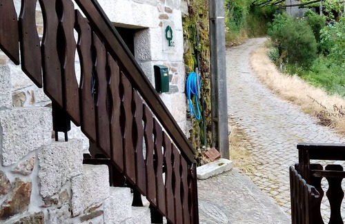 Castro Daire Cottage | Casa Carolina - Country House