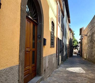 Montefiascone Apartment | casa centro storico