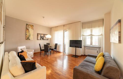 Como Apartment | CASA CHANTILLY - by Relais di Giada