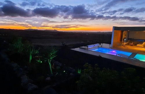 Villaverde Villa | Casa Chill Fuerteventura Way Of Life, Eco house, Heated Pool, Chill Out
