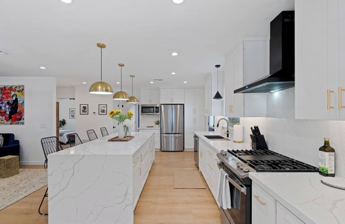 Jefferson Park House | Casa Colibri- Hot Tub, Remodeled, 2 Br/2 Bath near UofA and Banner Medical.