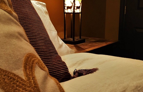 Okanagan-Similkameen Bed & Breakfast | Casa Colina Bed & Breakfast - The Oriental Queen Suite
