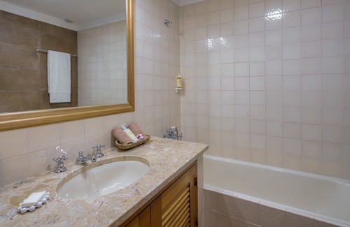 Abrantes Condo | Casa com Varanda Para o Lago