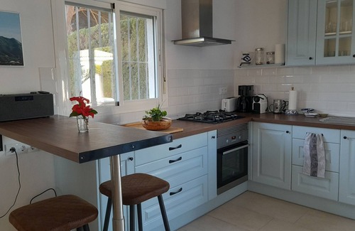 Cabo Roche House | Casa Concha, vacation home near the sea with garden and private pool, A/C & WIFI