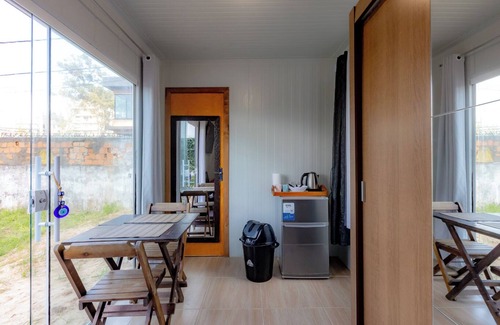 Itajai House | Casa Container: Minimalismo e Estilo a 130m do mar