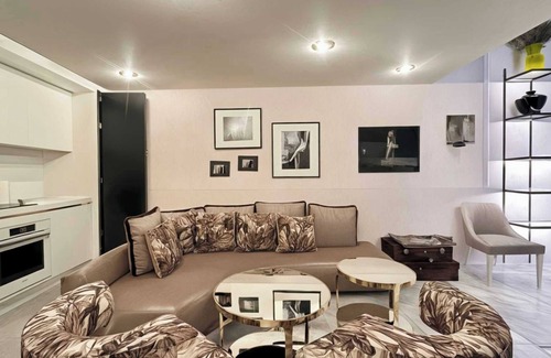 Centro Direzionale Apartment | Casa Cornalia, next to Gae Aulenti