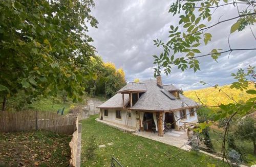 Teisani House | Casa cu șindrilă