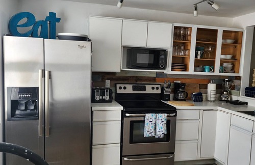Largo Sound Village House | Casa D'Oro, a lovely Conch house on Key Largo