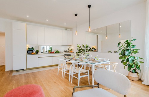 Lucca Historical Center Apartment | Casa Daria, Modern 4 Bedrooms Apartment inside the Walls of Lucca