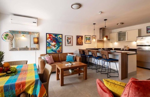 Sint Michiel Apartment | Casa de Arte - Triple tree 2 @ Bluebay