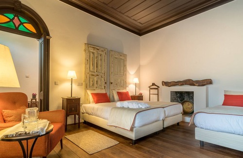 Mira House | Casa De Campo Colmeal