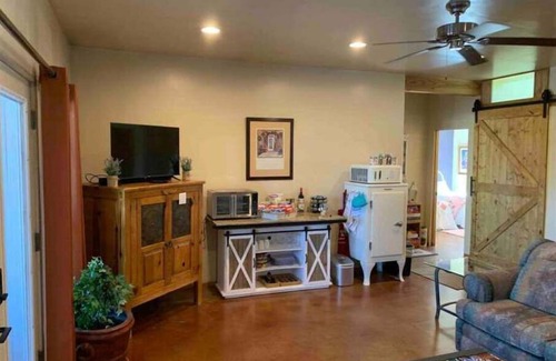 Tijeras House | Casa De Chara- Mountain retreat. Entire home
