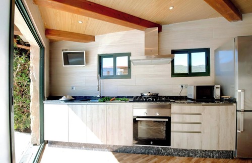 O Porrino Villa | Casa de Descanso - Three Bedroom Villa, Sleeps 5