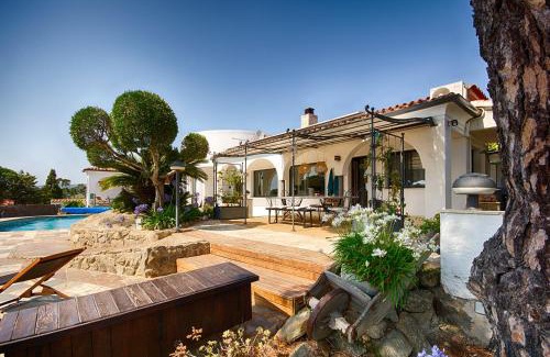 Roses Town Center Bed & Breakfast | Casa de l’Albada
