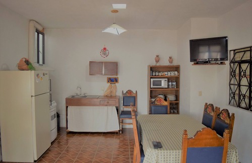 Centro House | CASA DE LA CRUZ IN THE HEART OF TEQUISQUIAPAN