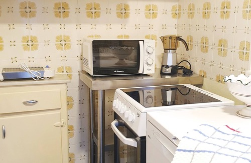 Navas de Oro Cottage | Casa de la Marina - Beautiful house with patio in Navas de Oro
