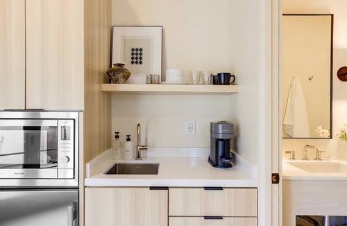 Santa Barbara Apartment | Casa De La Vina Unit 10 - Boutique Suites