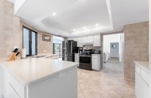 Punta Gorda House | Casa De La Wren - Luxury Home - Pristine Condition - Waterfront. Heated Pool