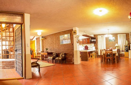 Otavalo House | Casa del Huésped