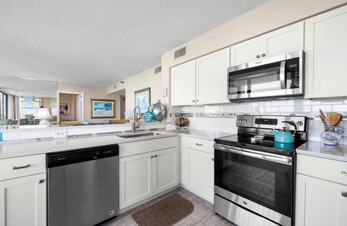Casa del Mar Condo | Casa Del Mar G-608 | Waterfront Condo with Bay Views + Resort Pool