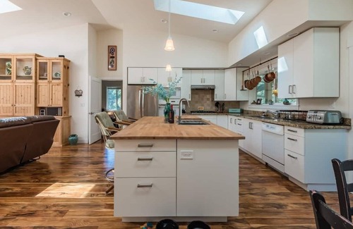 Bandon House | " Casa Del Mar" (House by the Sea) Forest Retreat