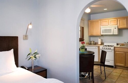 West Beach House | Casa Del Mar Inn