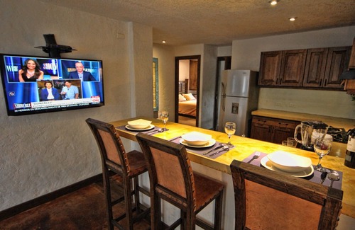 Las Lomas I Apartment | Casa del Reloj CASCADA PLUS- Luxury, Waterfall, Jacuzzi, Penthouse Suite