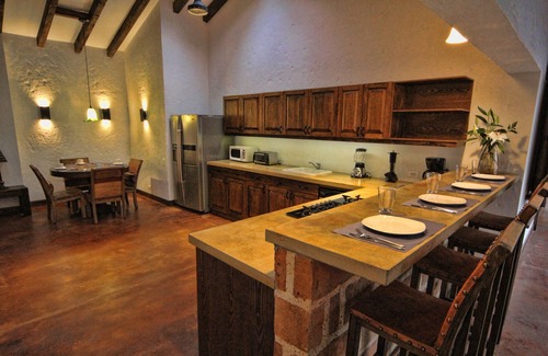 La Florida Apartment | Casa del Reloj CIELO -Luxury, Jacuzzi, Penthouse Suite, 4000sq Feet, to 200mbps
