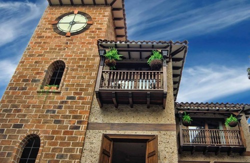 La Florida Apartment | Casa del Reloj CIELO -Luxury, Jacuzzi, Penthouse Suite, 4000sq Feet, to 200mbps