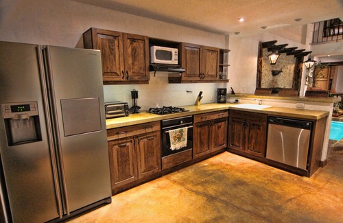 La Florida Apartment | Casa del Reloj OASIS-Luxury, Waterfall, Jacuzzi, Penthouse Suite, 1616 Sq Feet.