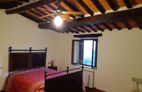 Sorano House | Casa del Sorriso - old stone house in the middle of nature