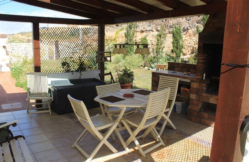 Valle de Santa Ines Cottage | Casa del Valle with shared pool, Free WiFi, BBQ ideal families
