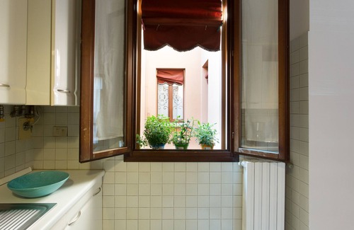 Historic Center Apartment | Casa delle Mura -