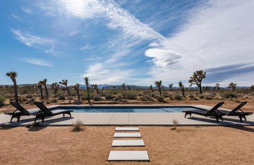 Yucca Valley House | Casa Descanso Modern Pool House with Sauna