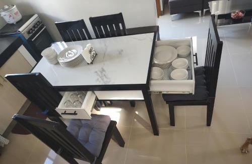 Tagaytay Apartment | Casa Devino - Discover the Perfect Condo Getaway in Luxury, Karaoke, Netflix, Free Parking