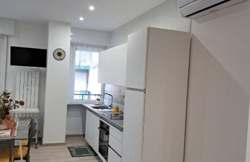 Loano Apartment | Casa di Leo Loano 5 posti letto con AC, WiFi