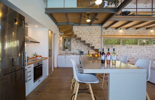 Fternon Villa | Casa Di Vino Luxury & spacious villa with private pool and jacuzzi