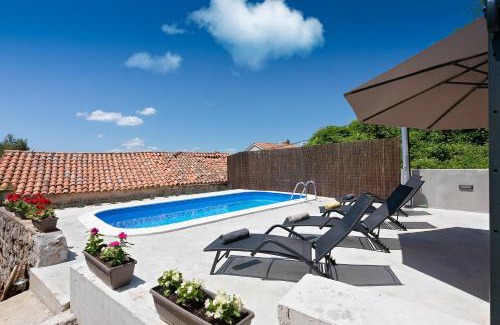 Viskovici House | Casa Dorella in peaceful location with a sea view