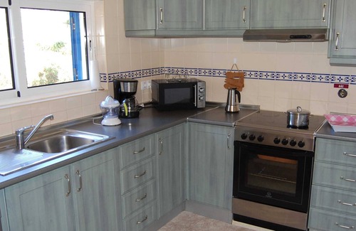 Estoi House | Casa dos Amigos Sea View - Casa dos Amigos-3 bedroom holiday home