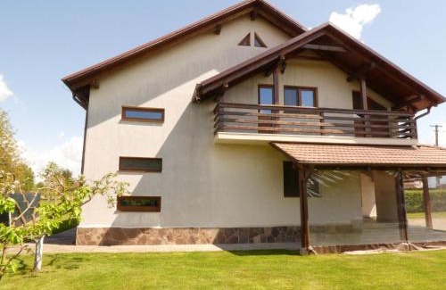 Dragus House | Casa Dragusana
