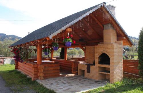 Dorna Candrenilor House | Casa Edi