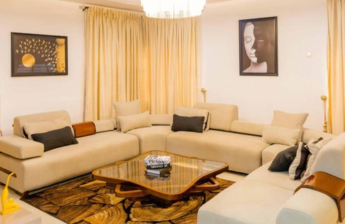 Ajah Apartment | Casa Eko