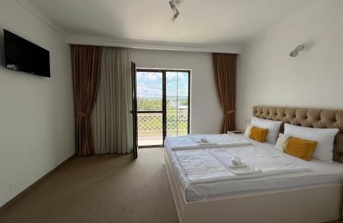 Sinmartin House | Casa Elena Baile Felix