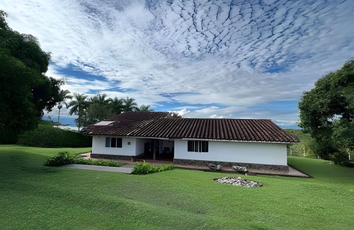 Pereira House | Casa en Cerritos|Piscina| 4 habs