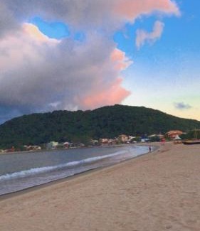 Enseada House | Casa Enseada, Prainha, Praia Grande com ar nos 2 quartos