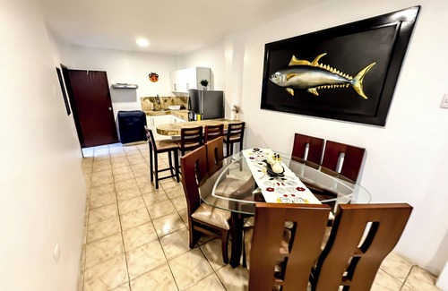 Manta House | Casa entera en Manta, en urbanización privada cerca a todo