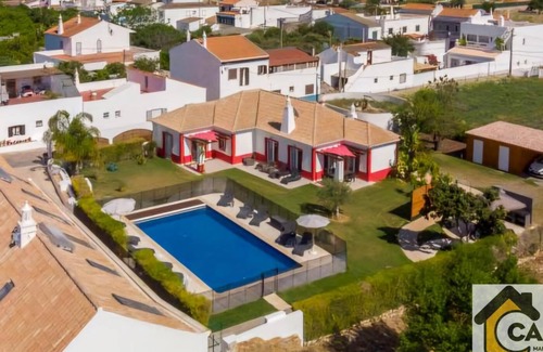 Luz de Tavira Apartment | Casa Évora T2 by YHA